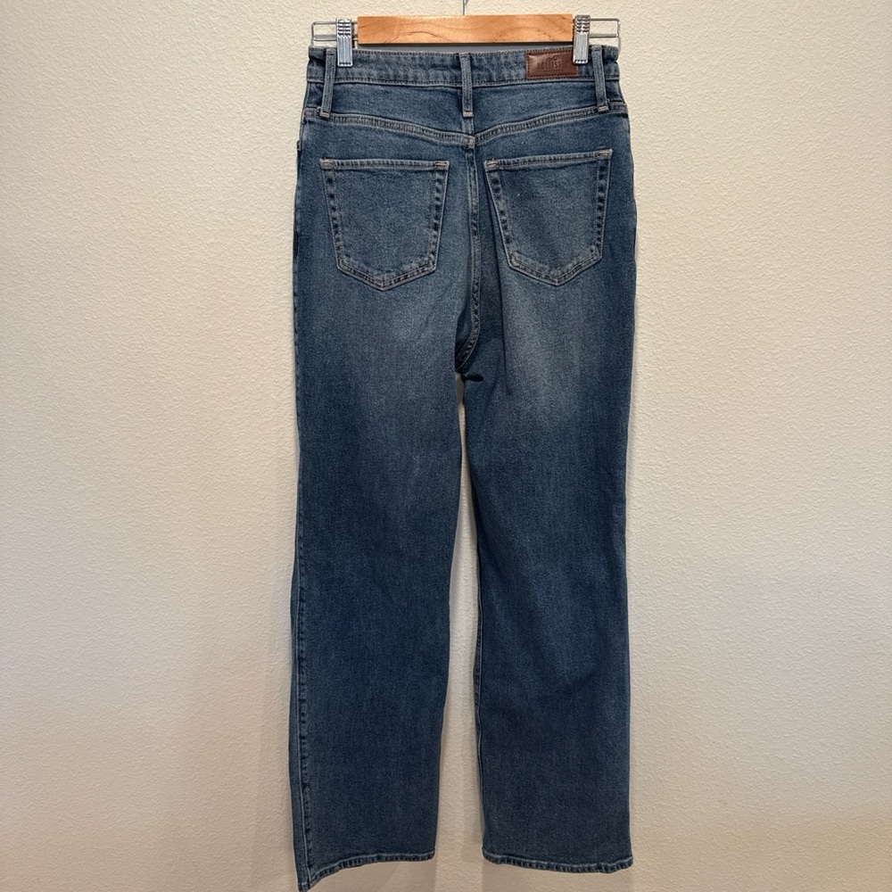 Hollister Curvy Ultra High-Rise Dad Jeans — Ripped — W27 L31 — Like New - Picture 4 of 8